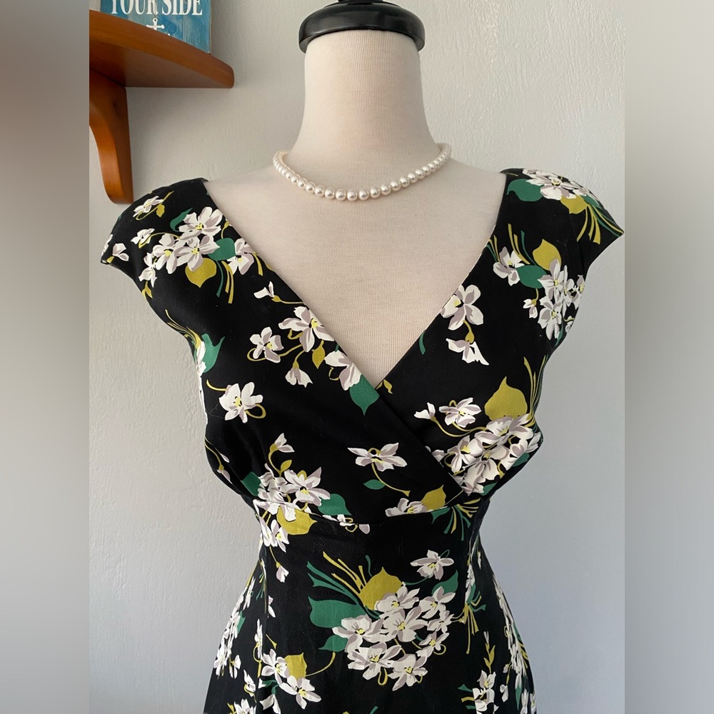 😃 SOLD 😃Retrospec’d Black Floral 1950’s Inspired Dress - Picture 4 of 8